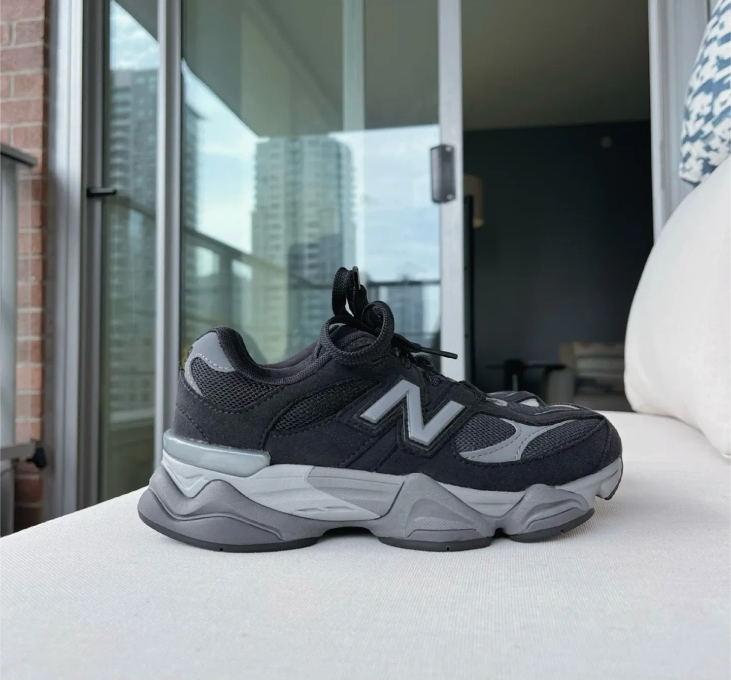 New Balance 9060 Size women’s 5 image indicator(2)