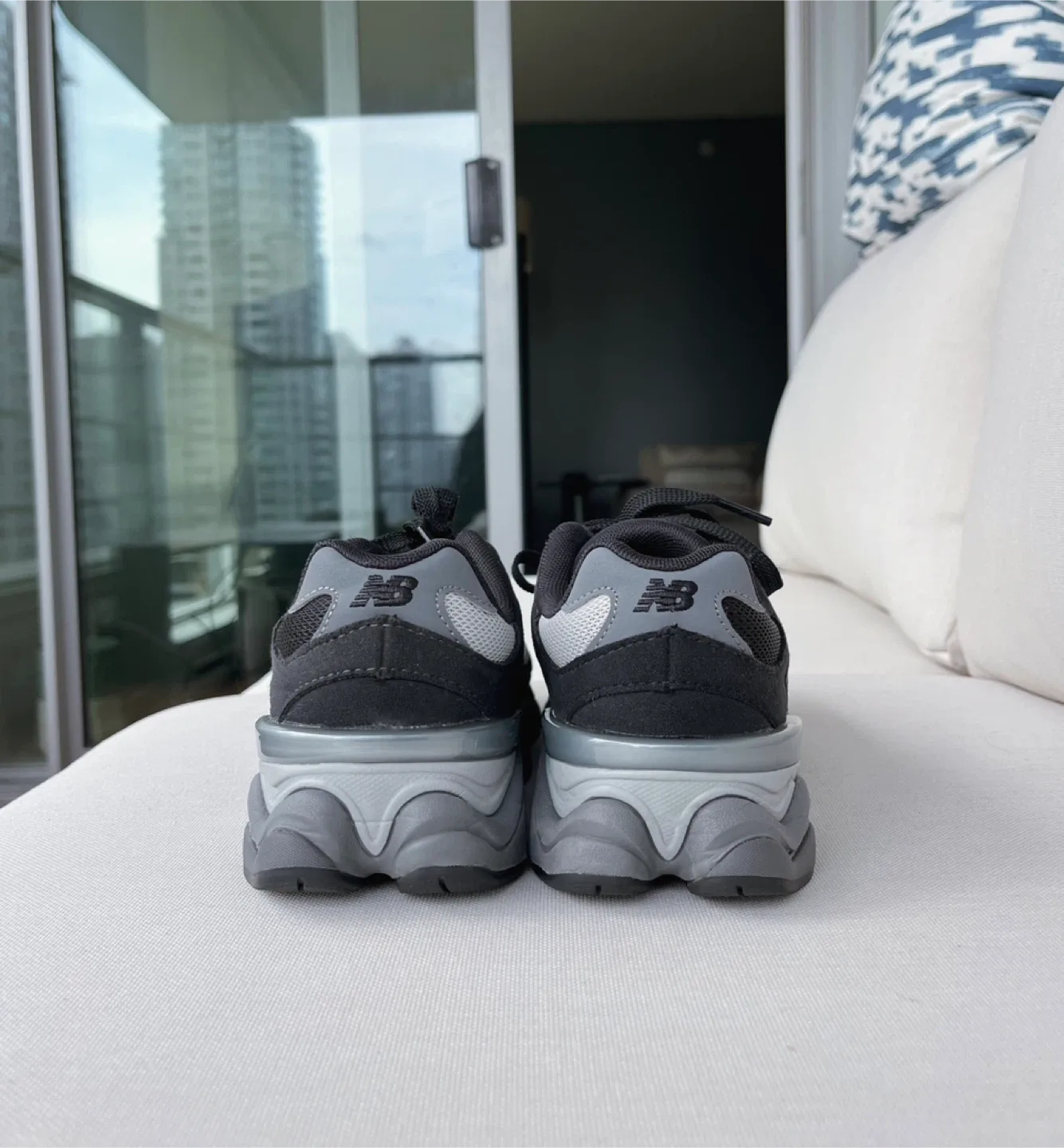 New Balance 9060 Size women’s 5 image indicator(3)