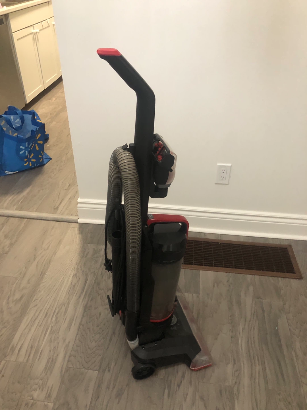 Dirt Devil Power Force Upright Vacuum - photo 2