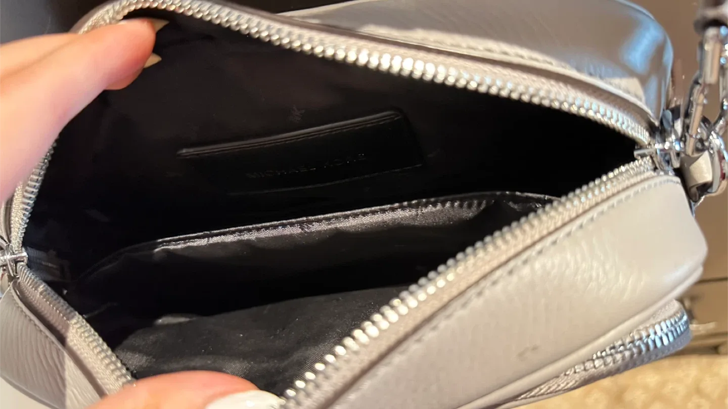 Michael Kors Crossbody Bag image indicator(4)