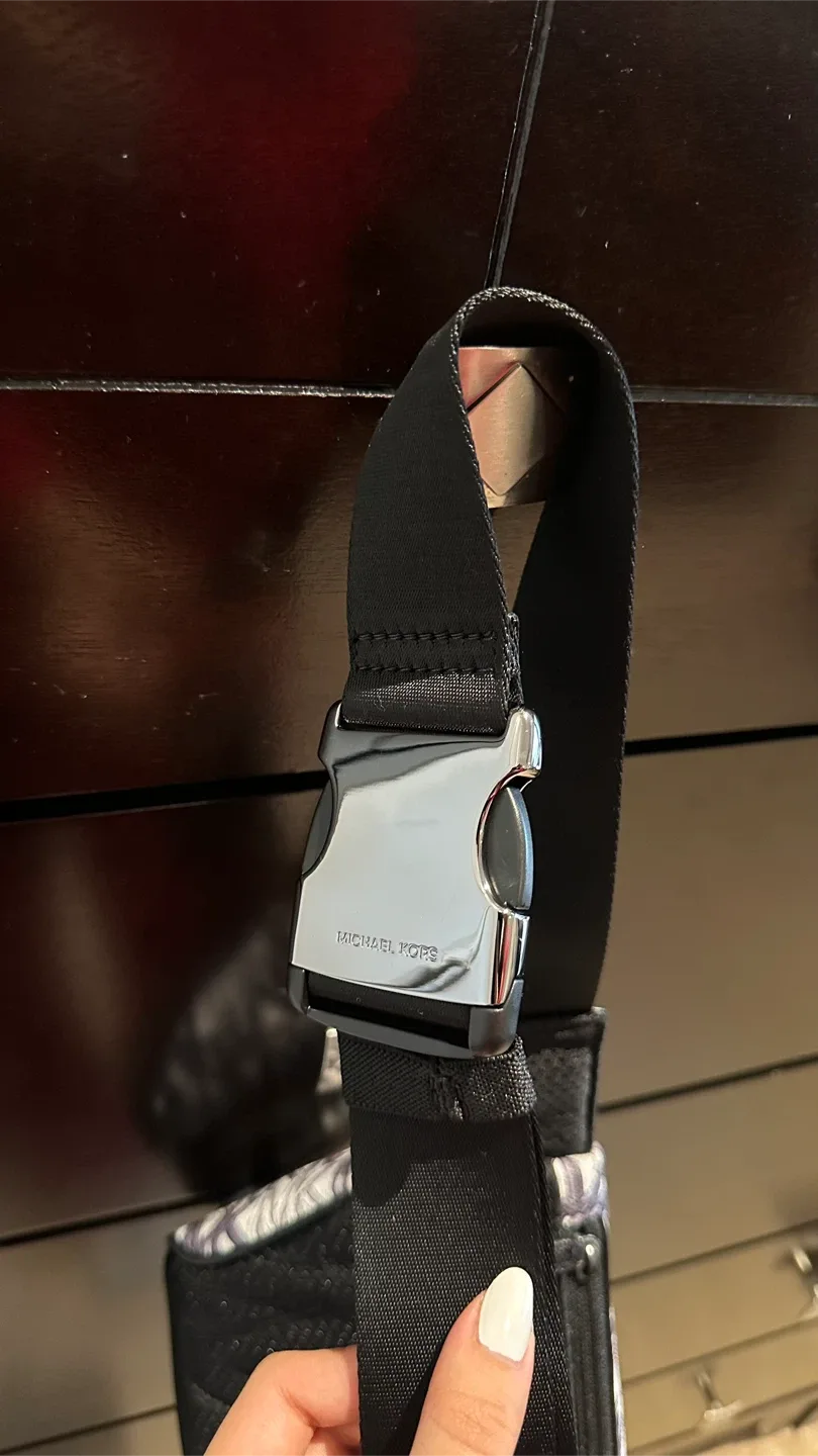 Michael Kors Belt Bag image indicator(3)