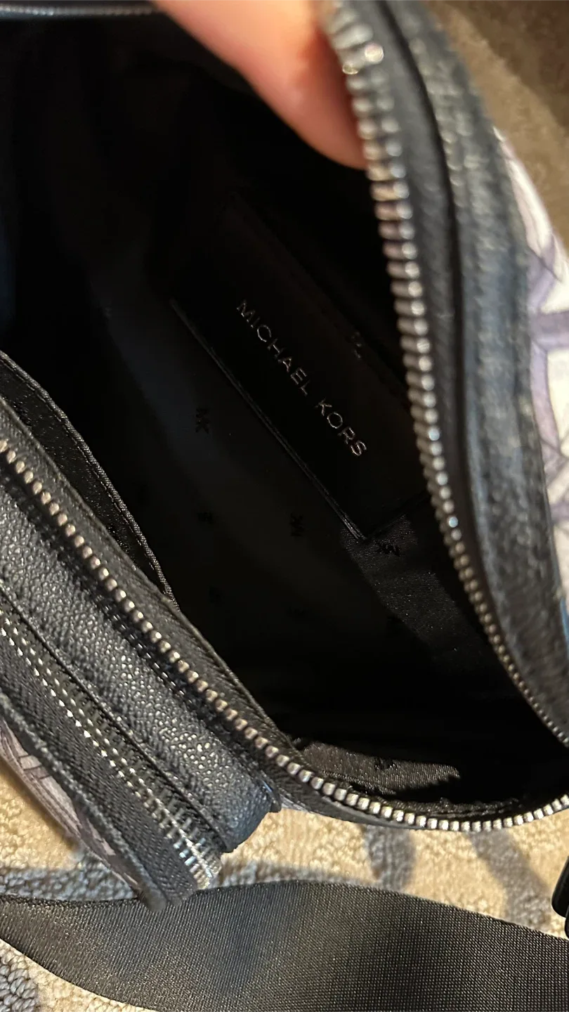 Michael Kors Belt Bag image indicator(5)