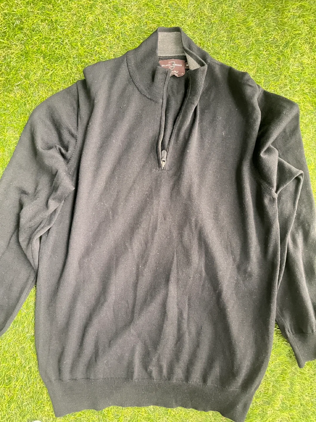 Assorted Men's Sweaters - Penguin, Banana Republic, Levi's image indicator(5)