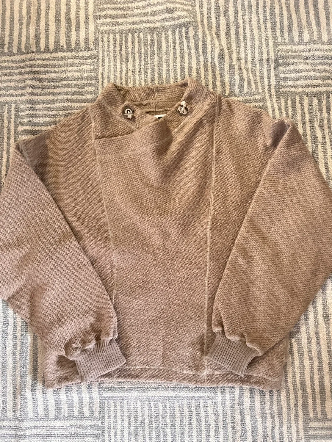 Assorted Men's Sweaters - Penguin, Banana Republic, Levi's image indicator(8)