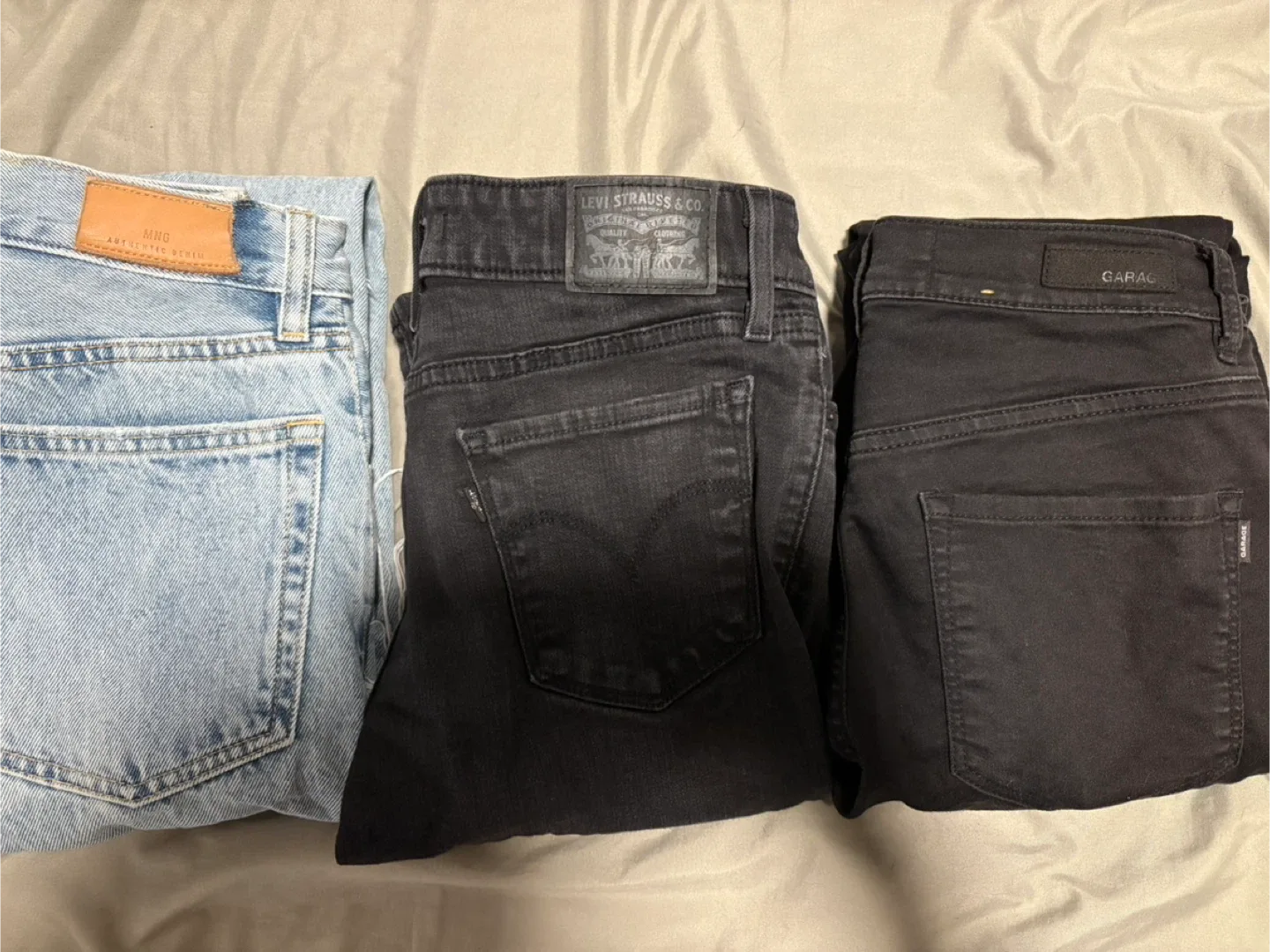 Women’s jeans thumbnail