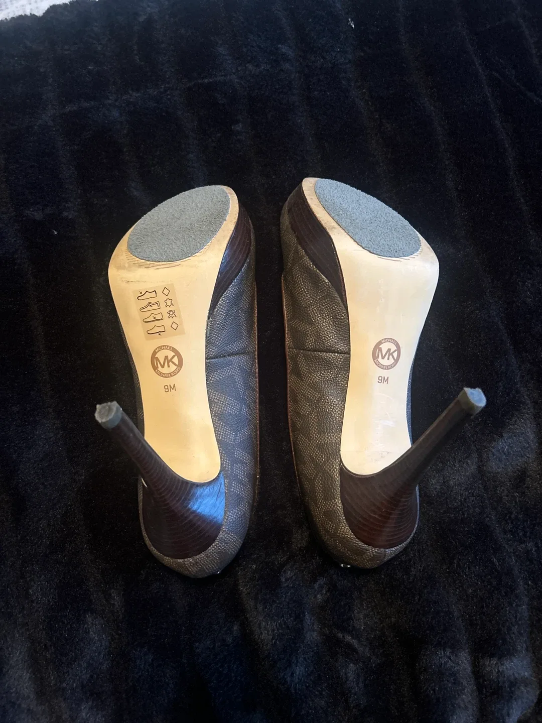 Michael Kors Heels, Size 9M image indicator(3)