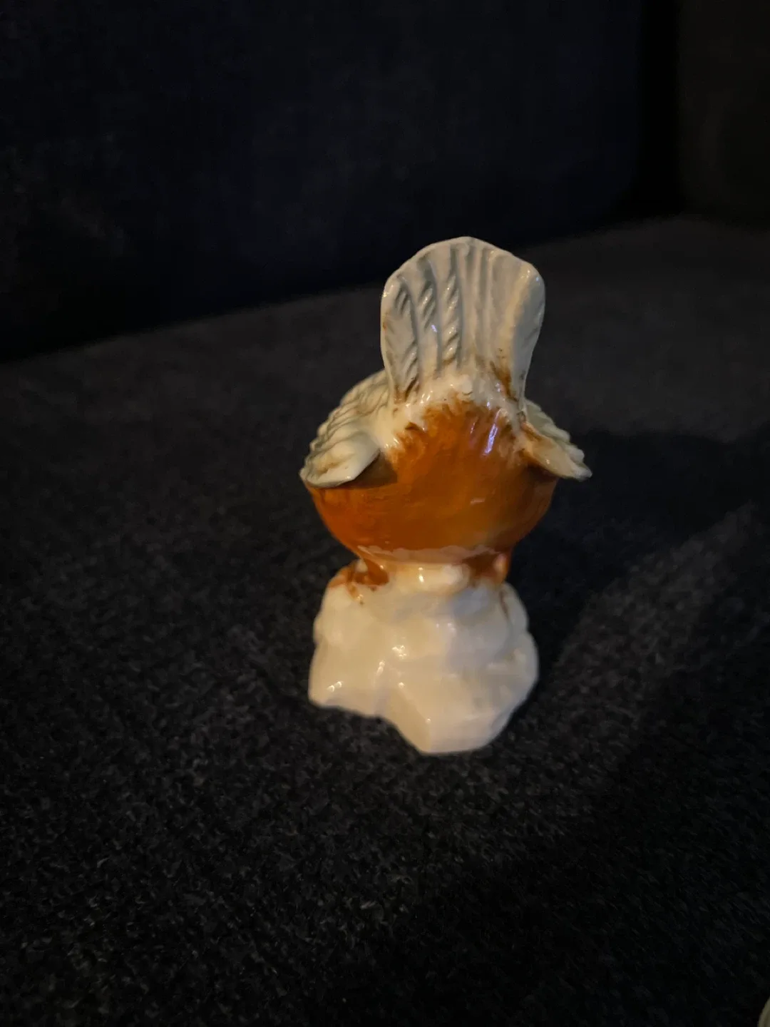 Vintage Ceramic Bird Figurine robin redbreast? image indicator(4)