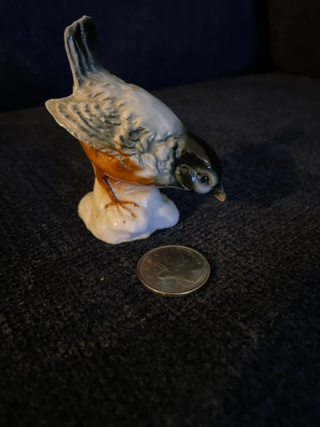 Vintage Ceramic Bird Figurine robin redbreast? image indicator(2)