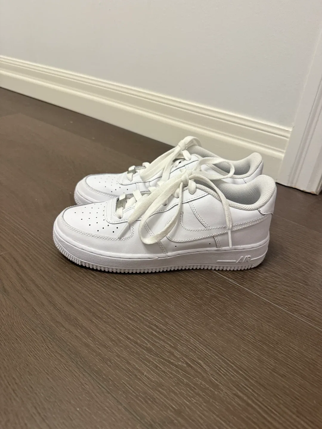 Nike Air Force 1 - White image indicator(2)