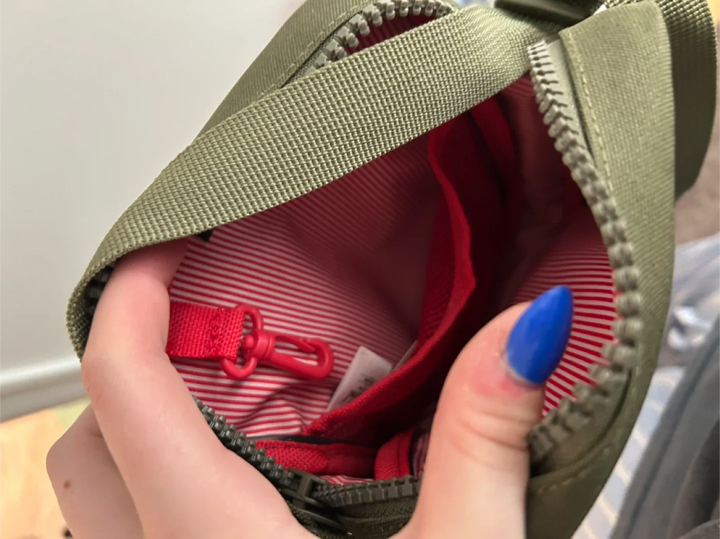 Herschel Supply Co. Olive Green Crossbody Bag image indicator(5)