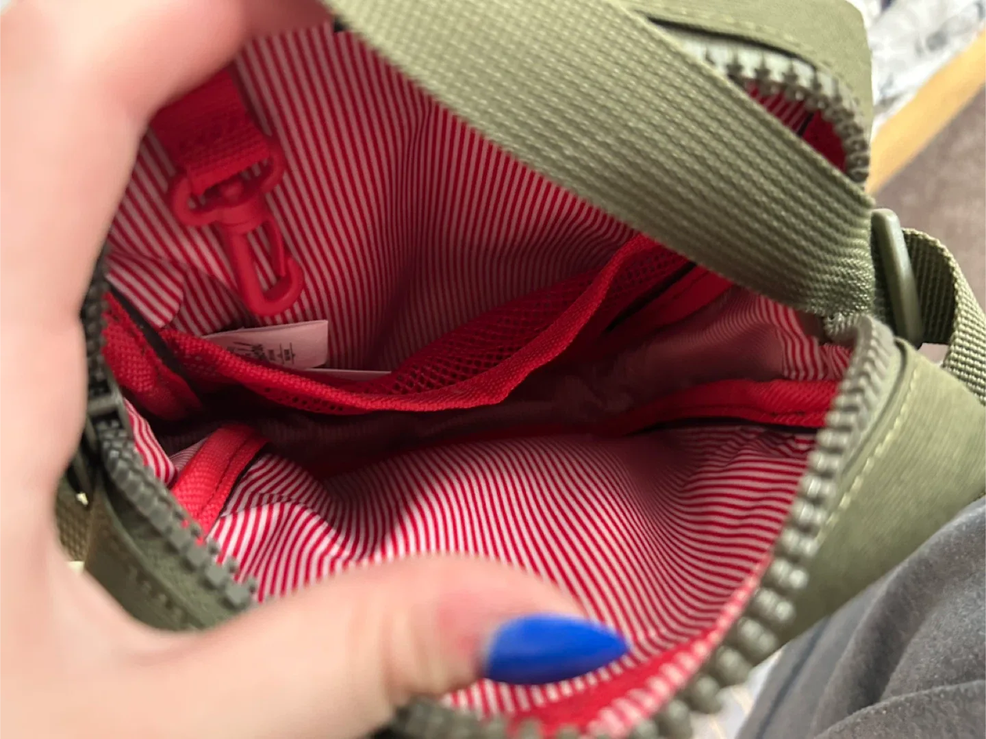 Herschel Supply Co. Olive Green Crossbody Bag image indicator(6)