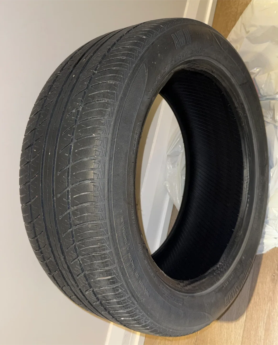 Motomaster Radial AW/II 225/50R17 94H Tire image indicator(2)