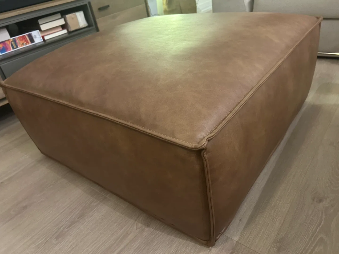 Structube Varzy Ottoman image indicator(2)