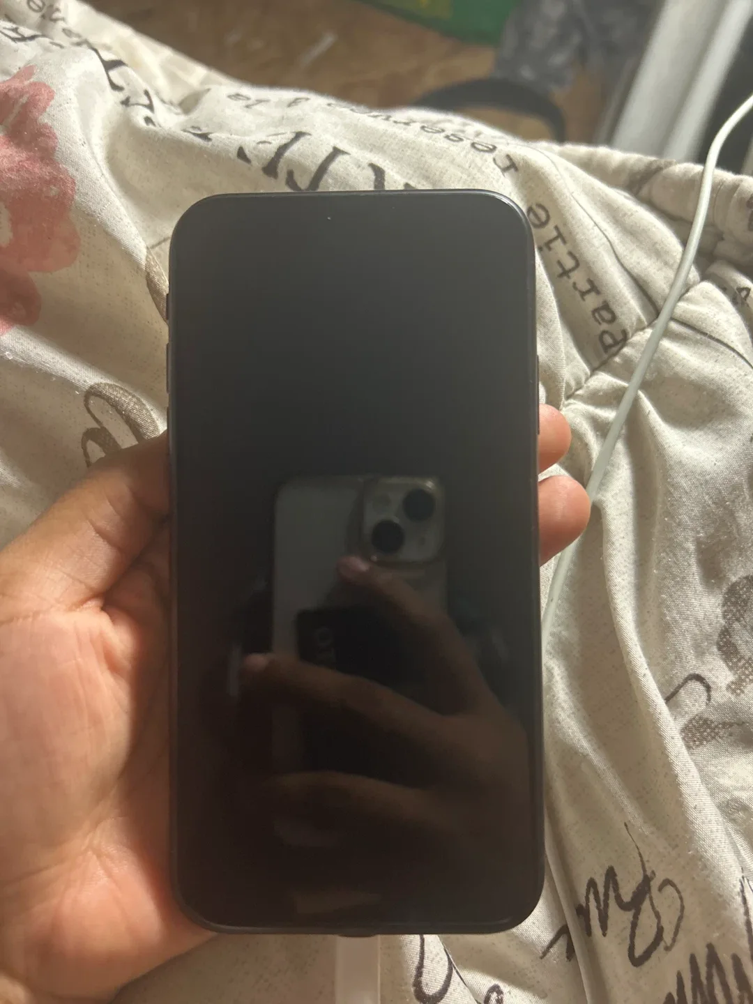 Apple iPhone XR - Black image indicator(2)