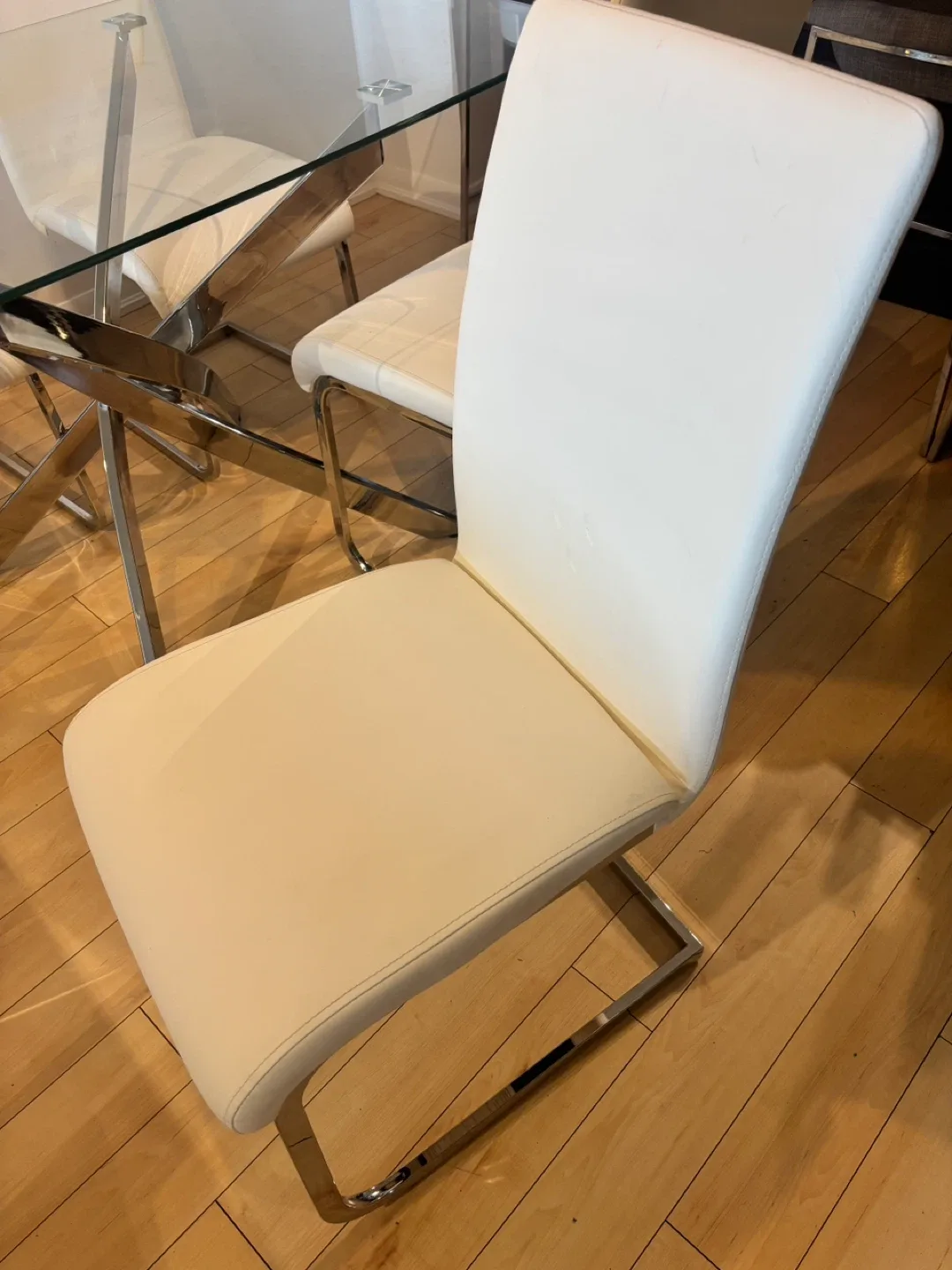 Modern White Leather Dining Chairs thumbnail