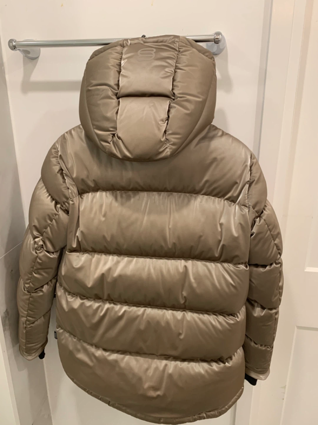 Aritzia The Super Puff Original Liquid Shine - Size S - photo 4