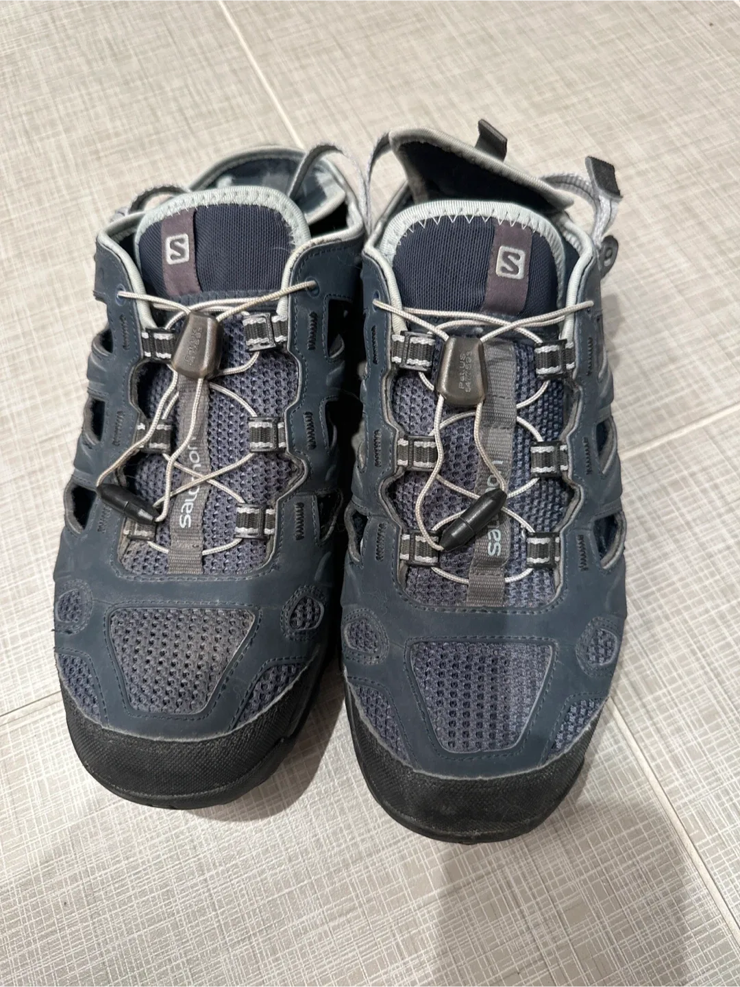 Salomon  US 9.5 Water Shoes image indicator(2)