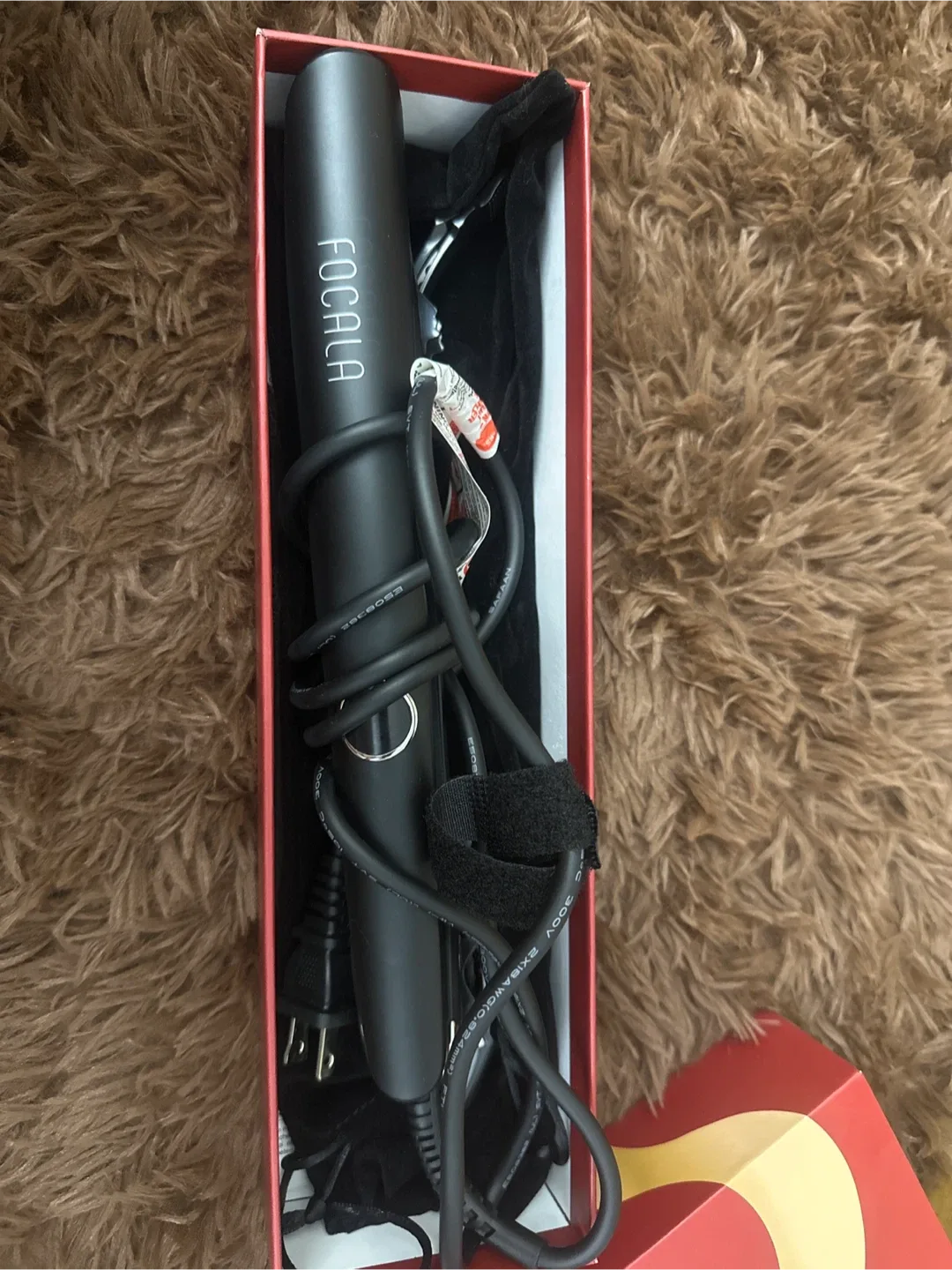 Focala Hair Straightener - Like New! image indicator(3)