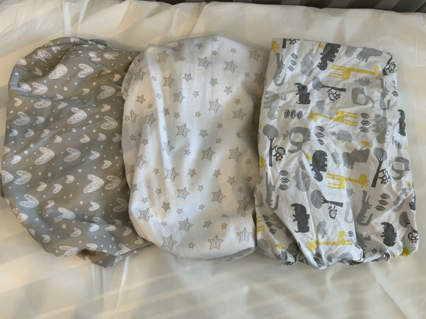 Delta Children Tucker Mini Crib with Mattress and Covers - photo 5
