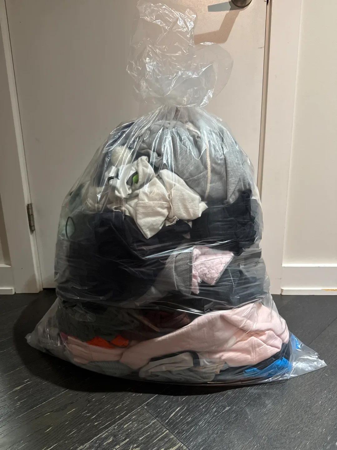 Blind bag of women’s clothing (XS and S) thumbnail