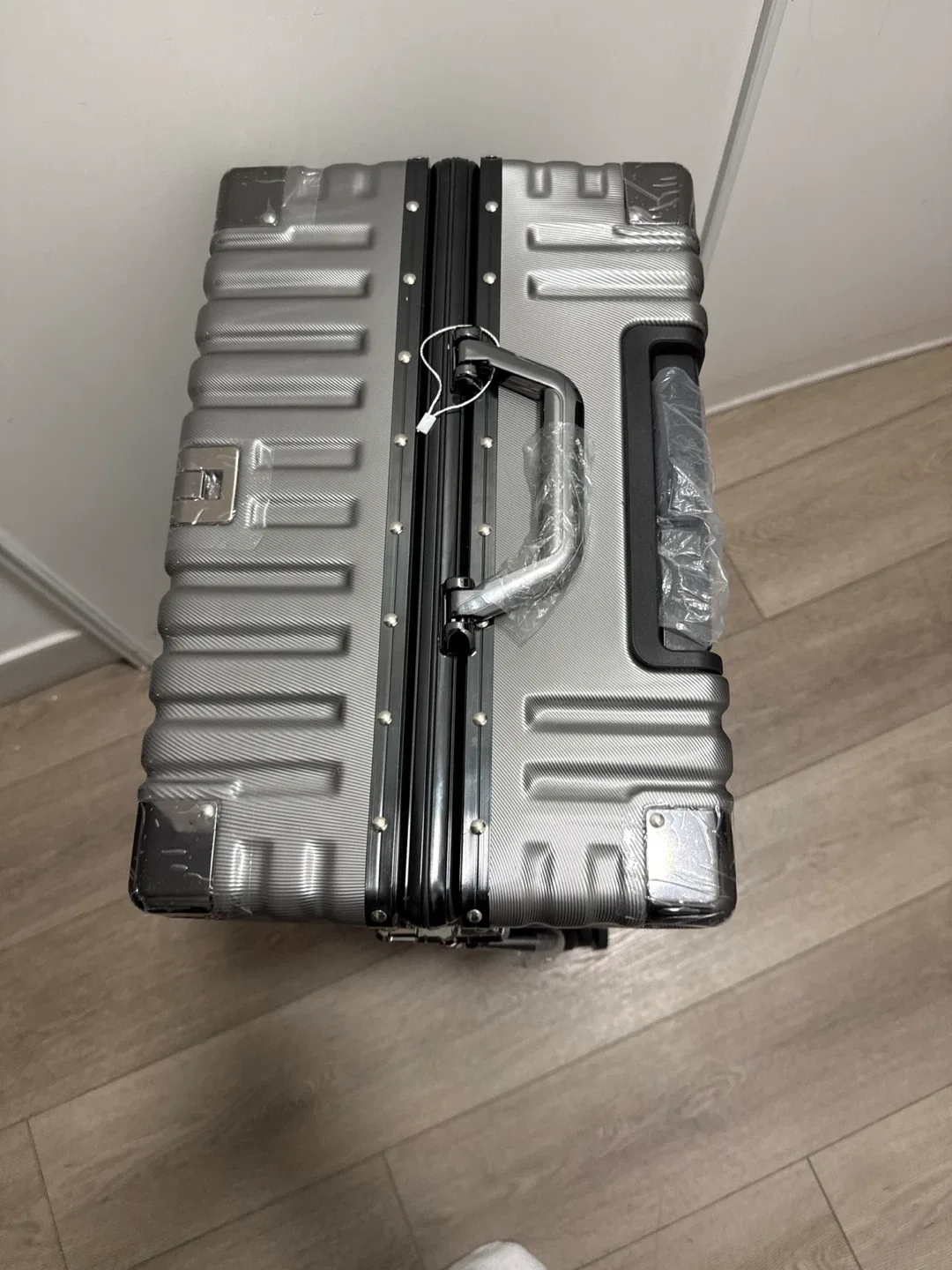 Brand New Hard Shell Suitcase – Silver .ASAP thumbnail