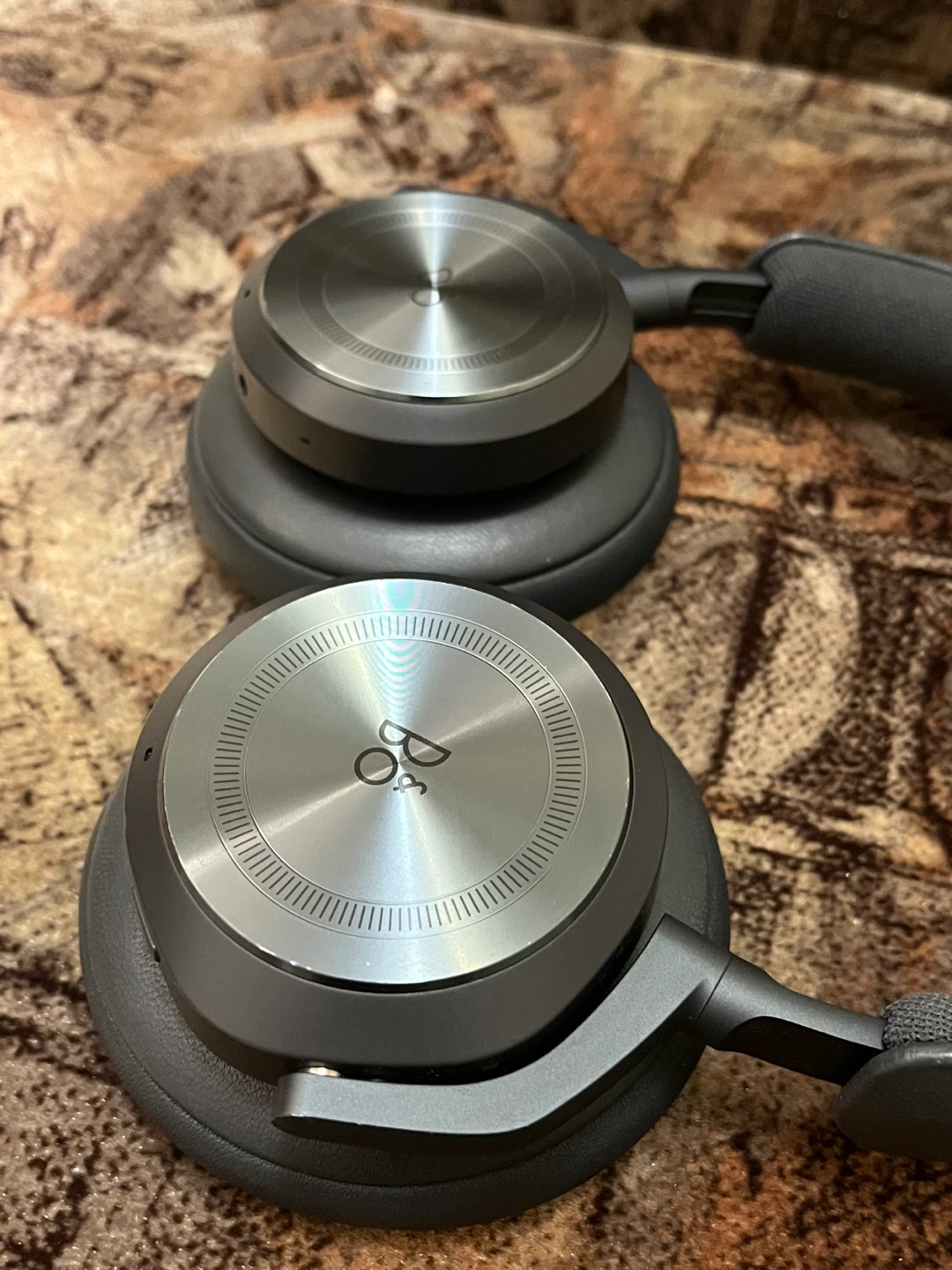 Bang & Olufsen Beoplay HX Headphones - photo 3