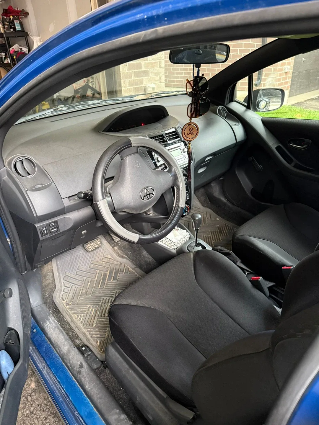 Toyota Yaris 2006 - Blue image indicator(2)