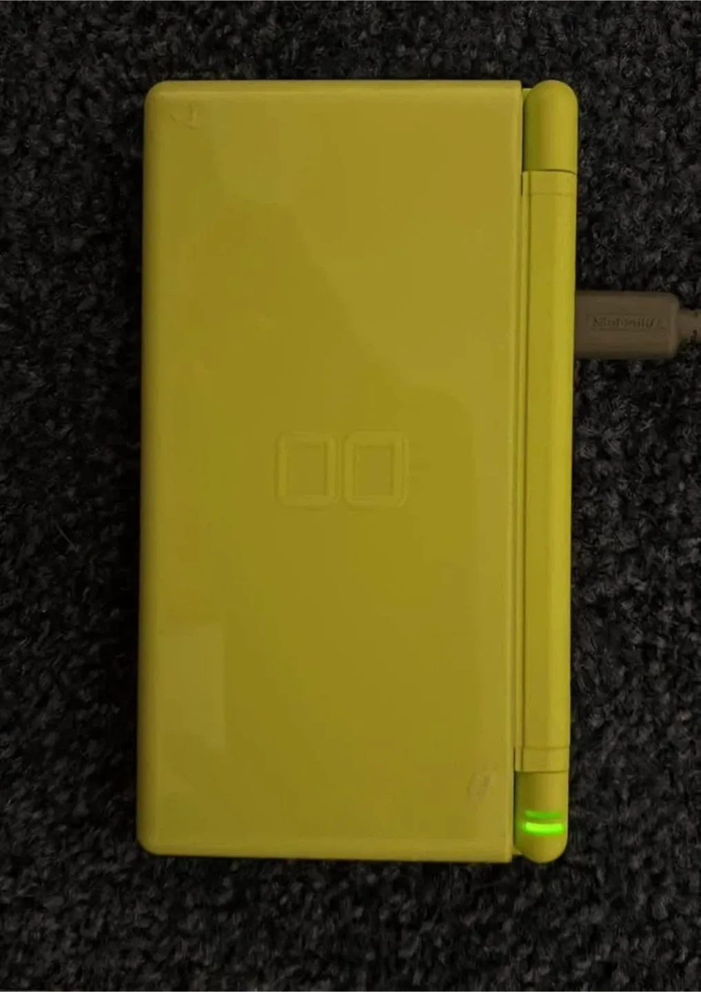 DS Lite Handheld Console & 4 games - Lime Green image indicator(2)