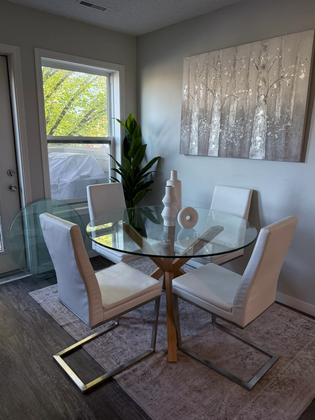Glass Round Dining Table with 4 White Chairs