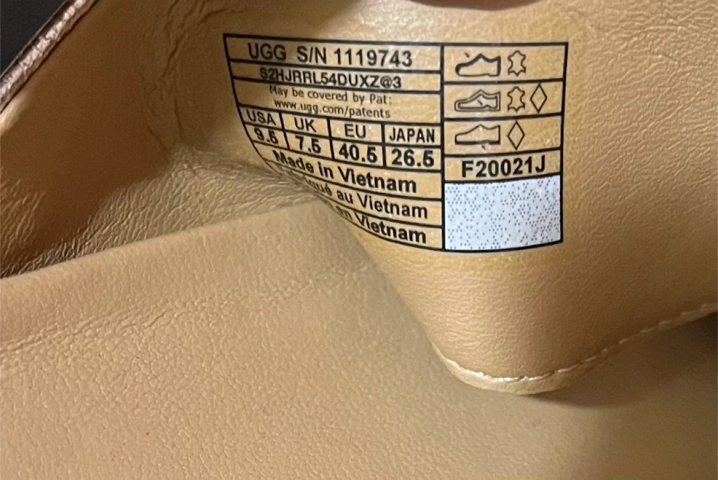 UGG Rose Gold Sandals Women Size 9.5 image indicator(7)