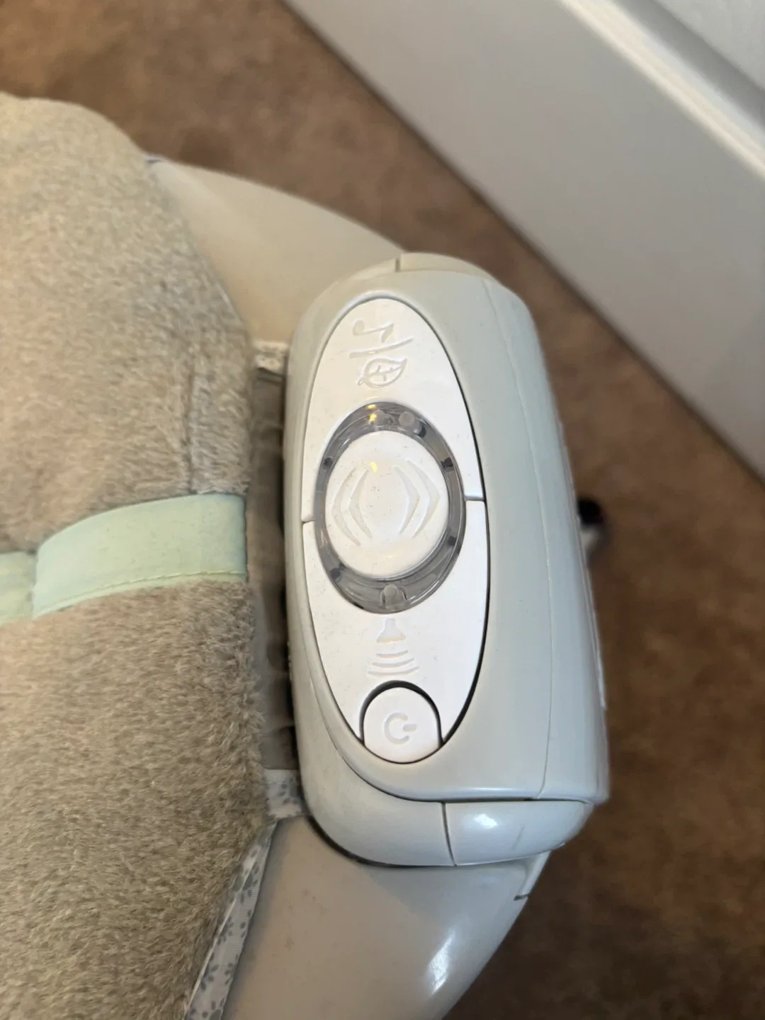 Ingenuity Automatic Baby Bouncer - Grey image indicator(3)
