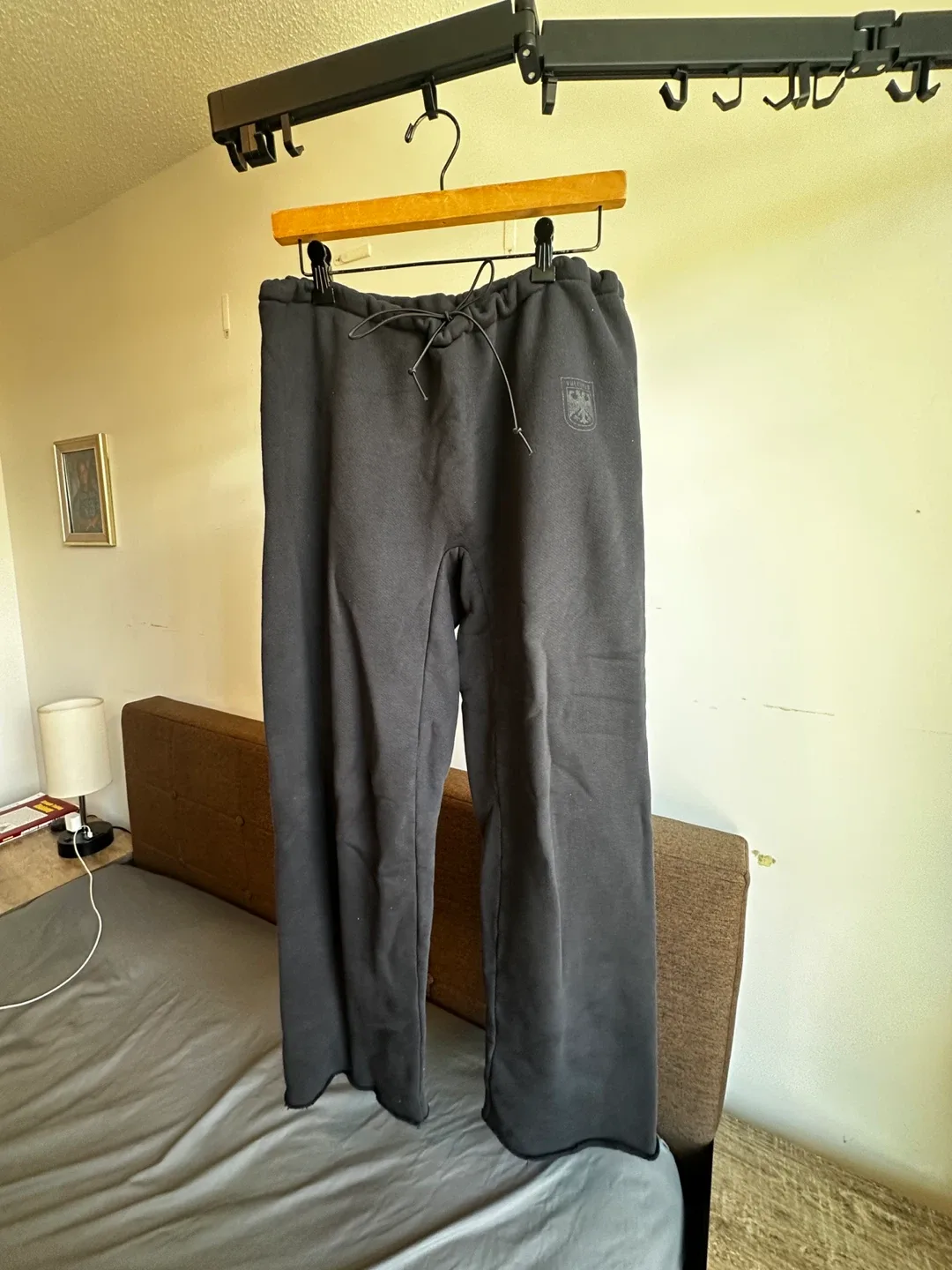 Yeezy Vultures Black Sweatpants thumbnail