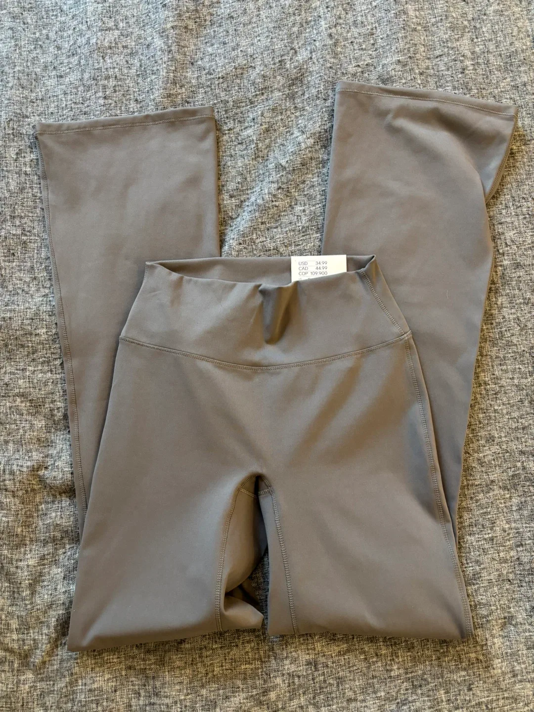 H&M Move SoftMove Flare Leggings - Size M thumbnail