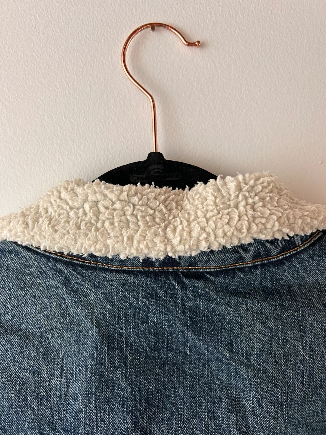 Levi Strauss & Co. Sherpa Trucker Jacket - Size L image indicator(5)