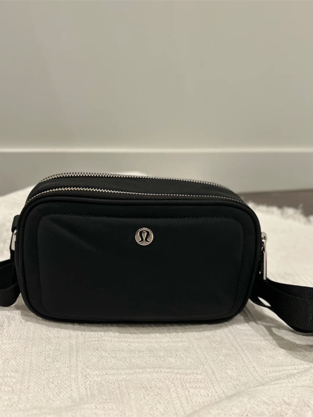 Lululemon Camera Bag Black thumbnail