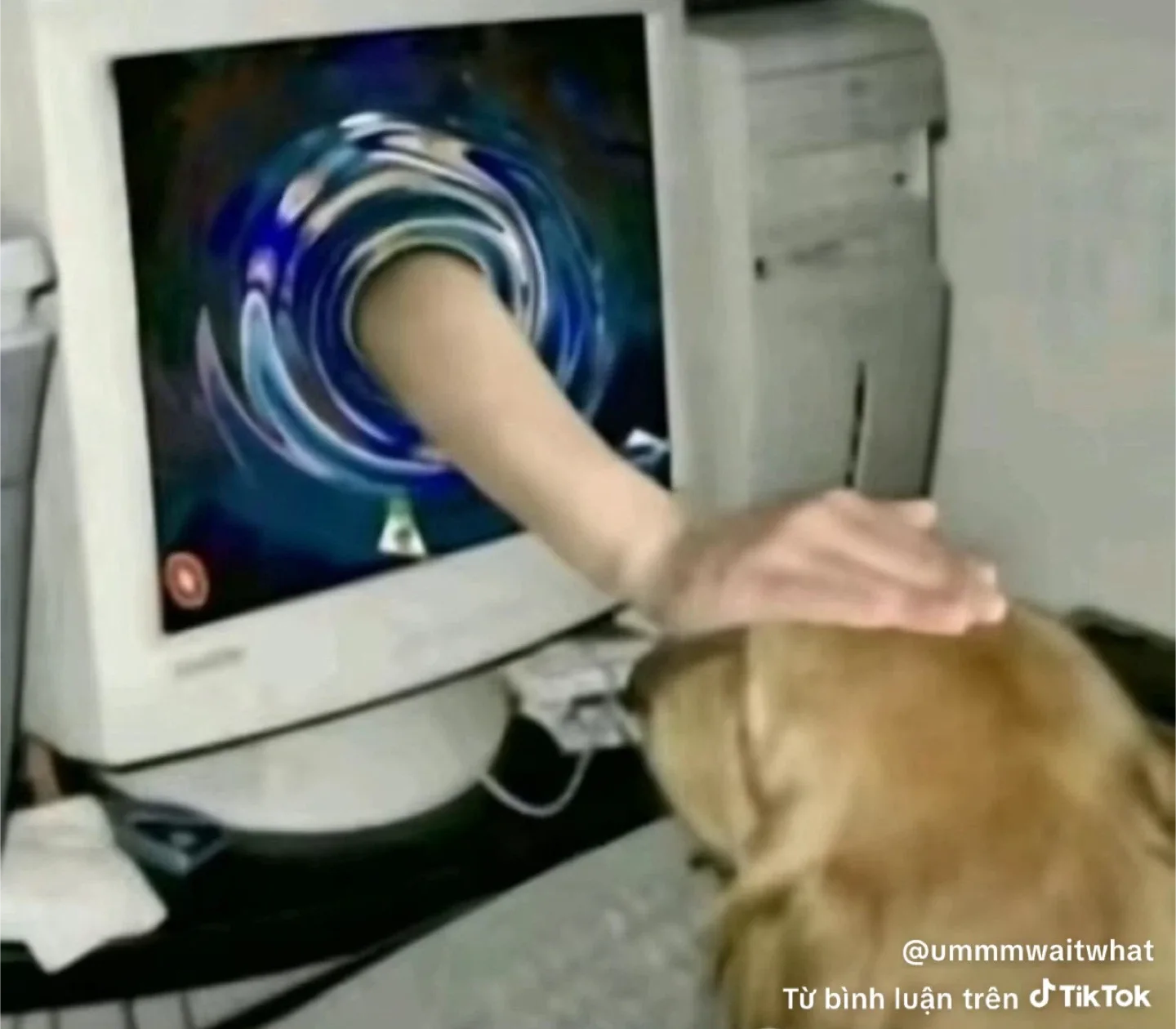 Gaming pc with 3 Monitors, Keyboard, and Headset image indicator(3)