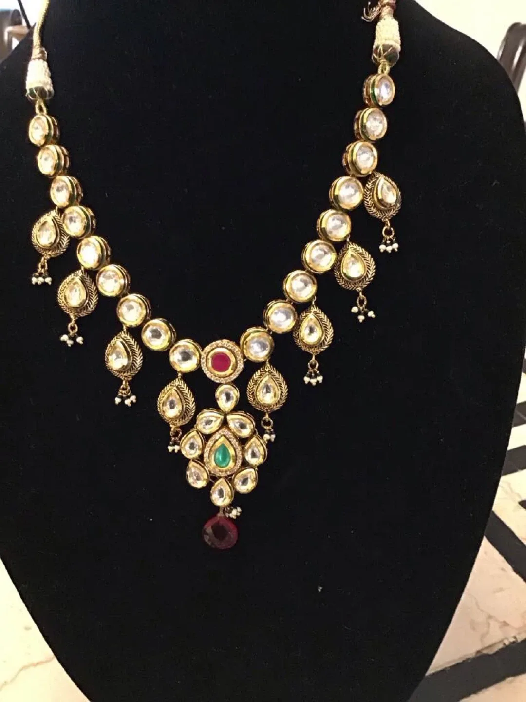 Jewellery Sets image indicator(3)