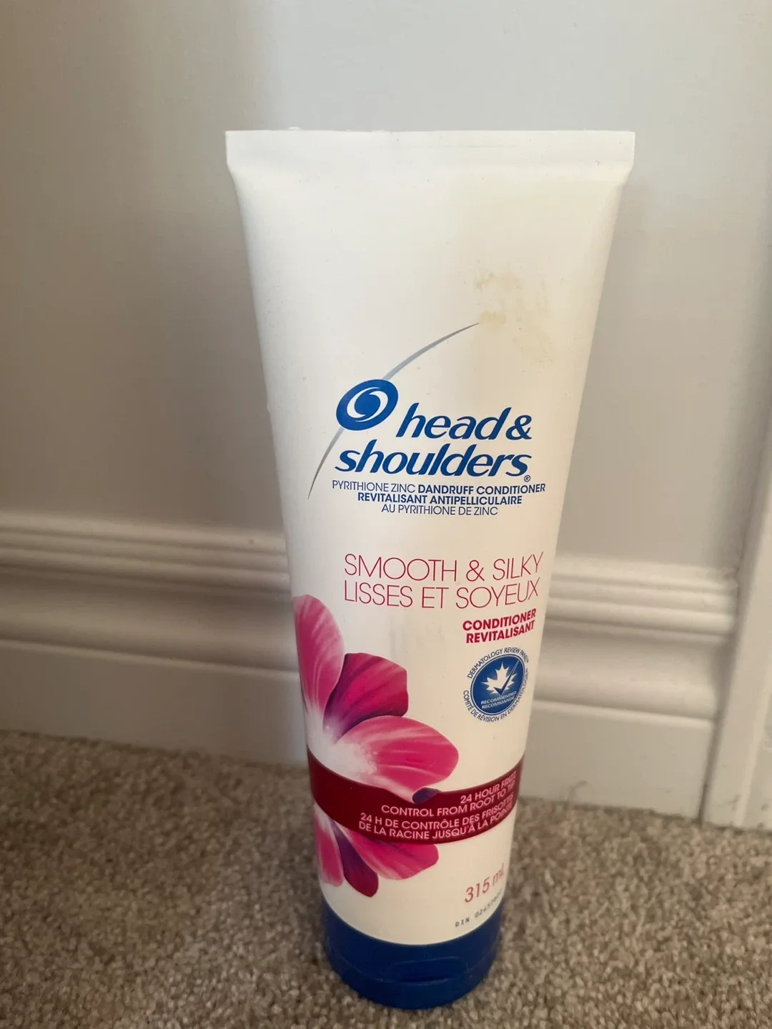 Head & Shoulders Smooth & Silky Conditioner image indicator(2)