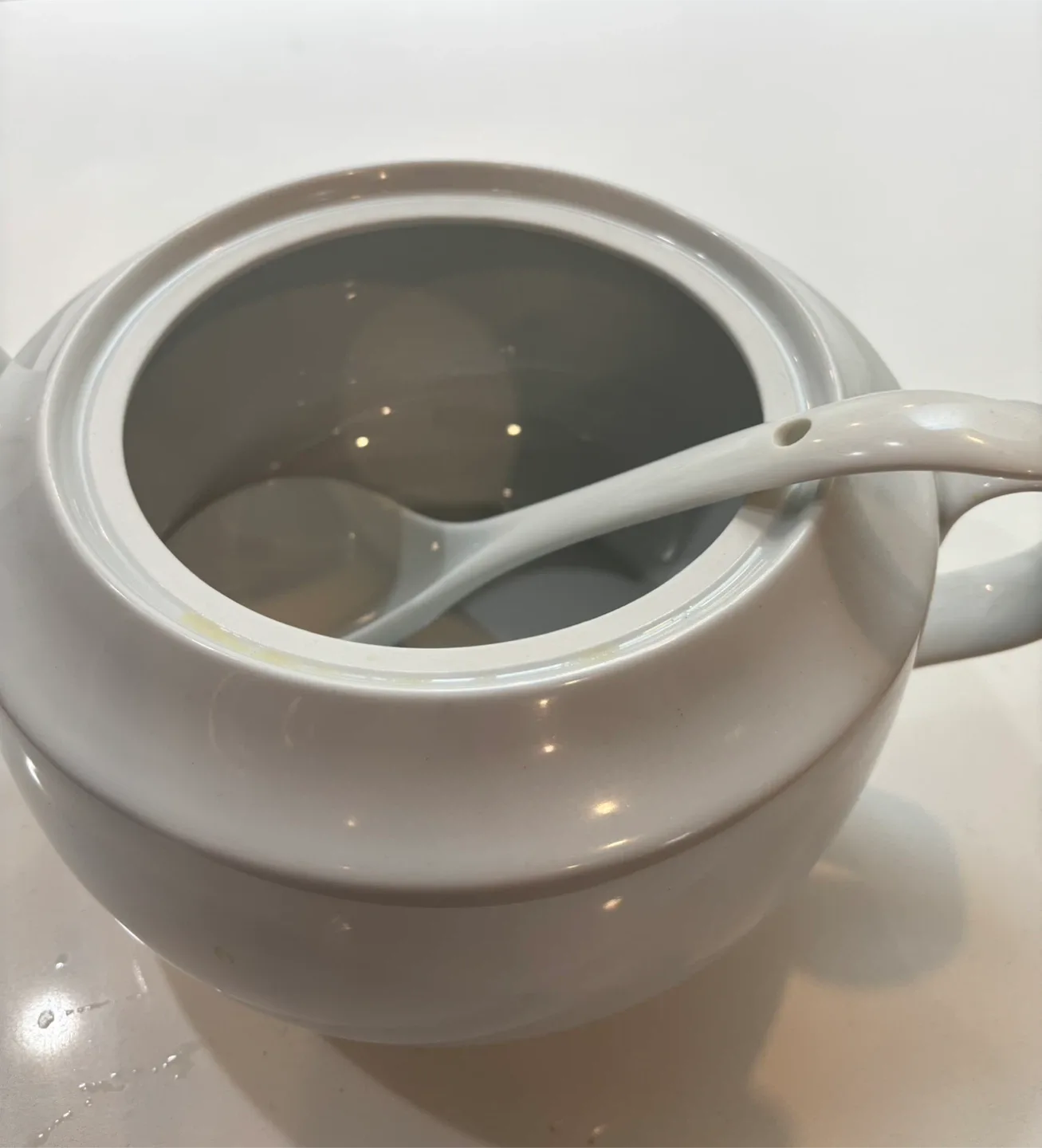 Soup Tureen with Lid and Spoon image indicator(3)