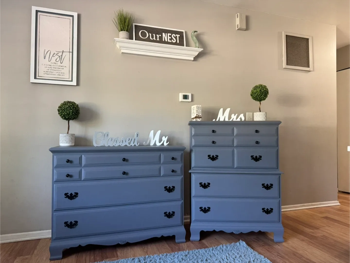 ✨🩶Beautiful solid wood dresser set of 2🩶✨ thumbnail