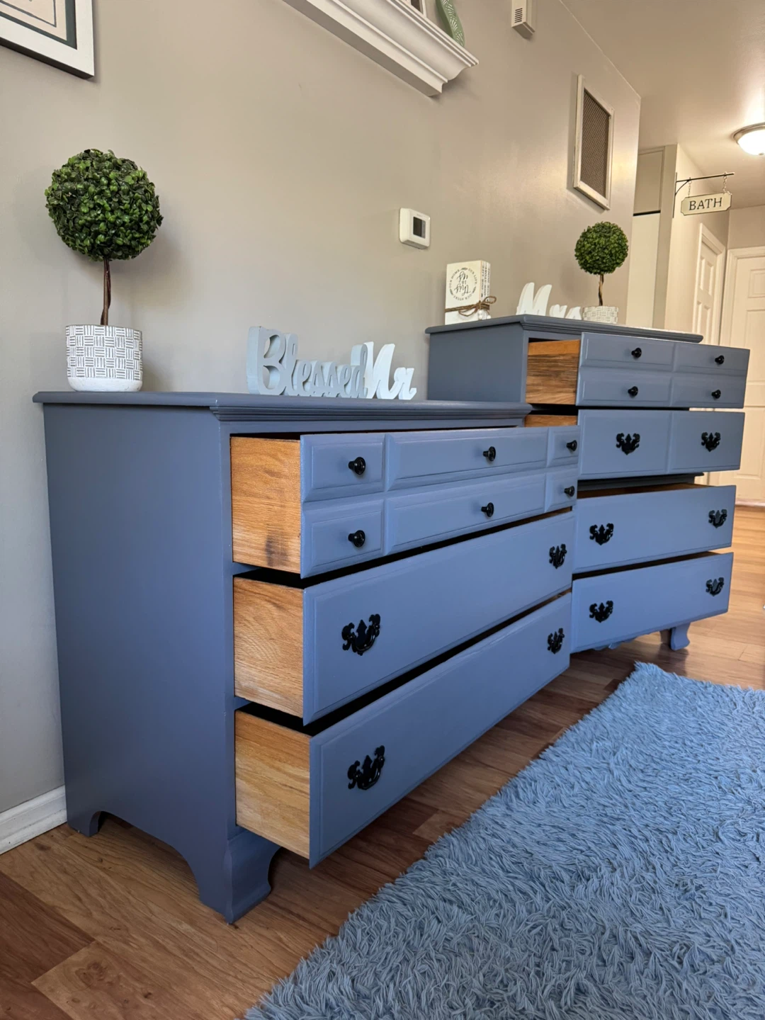 ✨🩶Beautiful solid wood dresser set of 2🩶✨ - photo 3