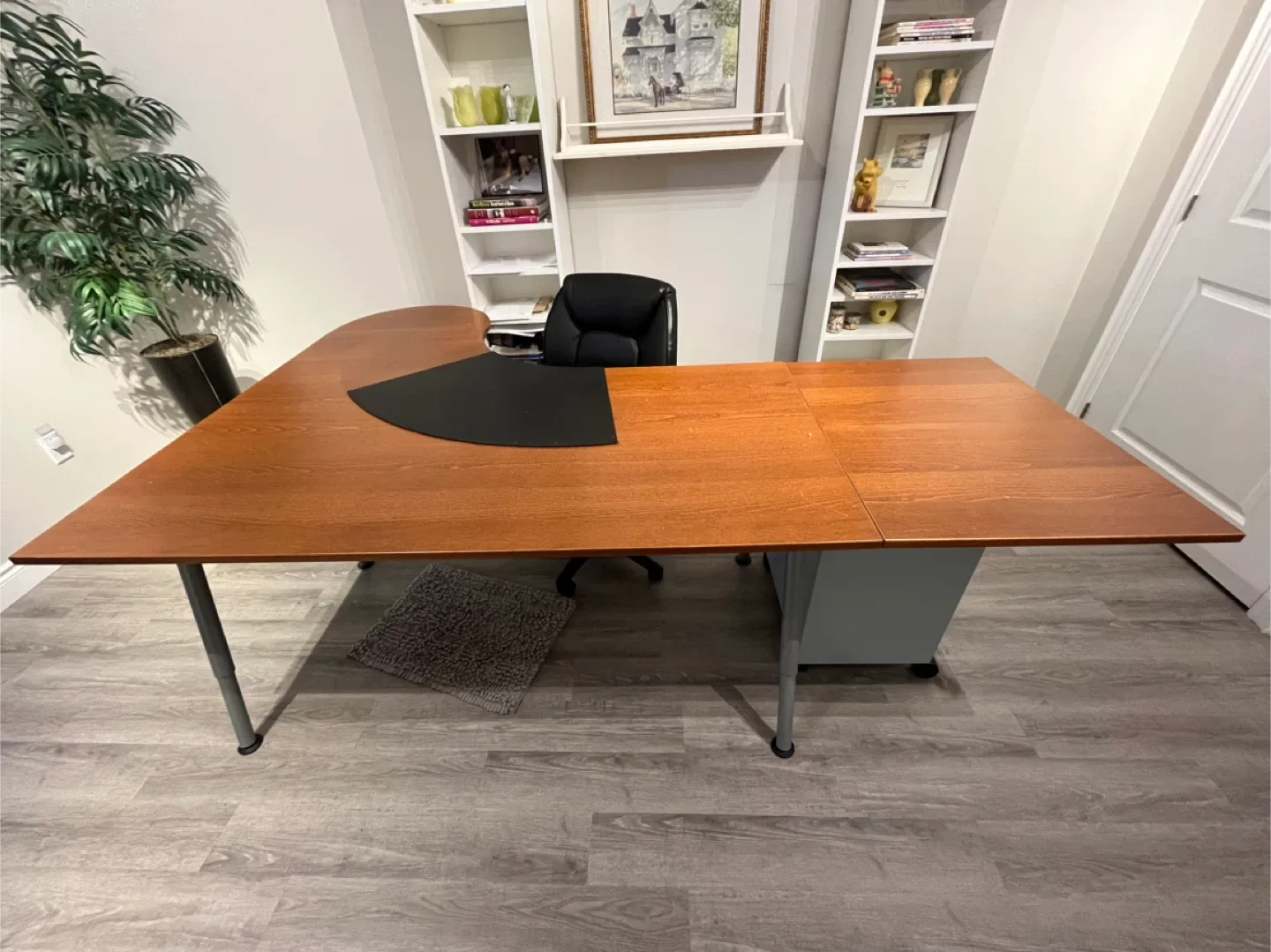 Large Wooden L-Shaped Desk thumbnail