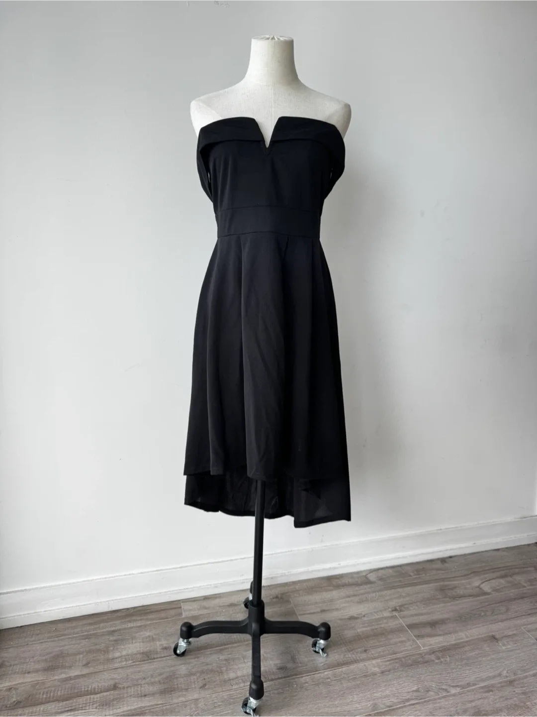 YOINS Ruffled Black Off shoulder Dress - Size M thumbnail