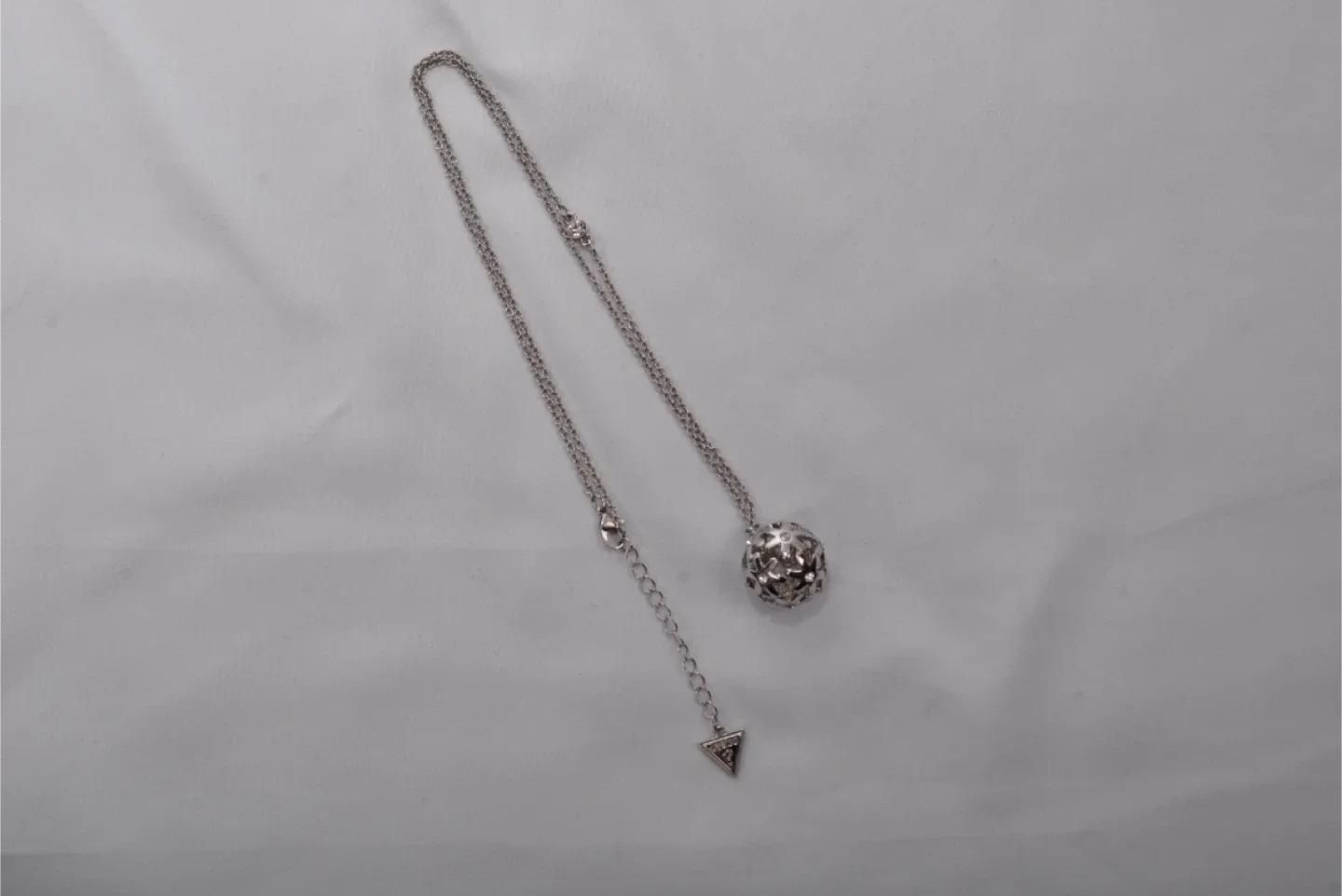 Guess Silver Flower Necklace image indicator(2)