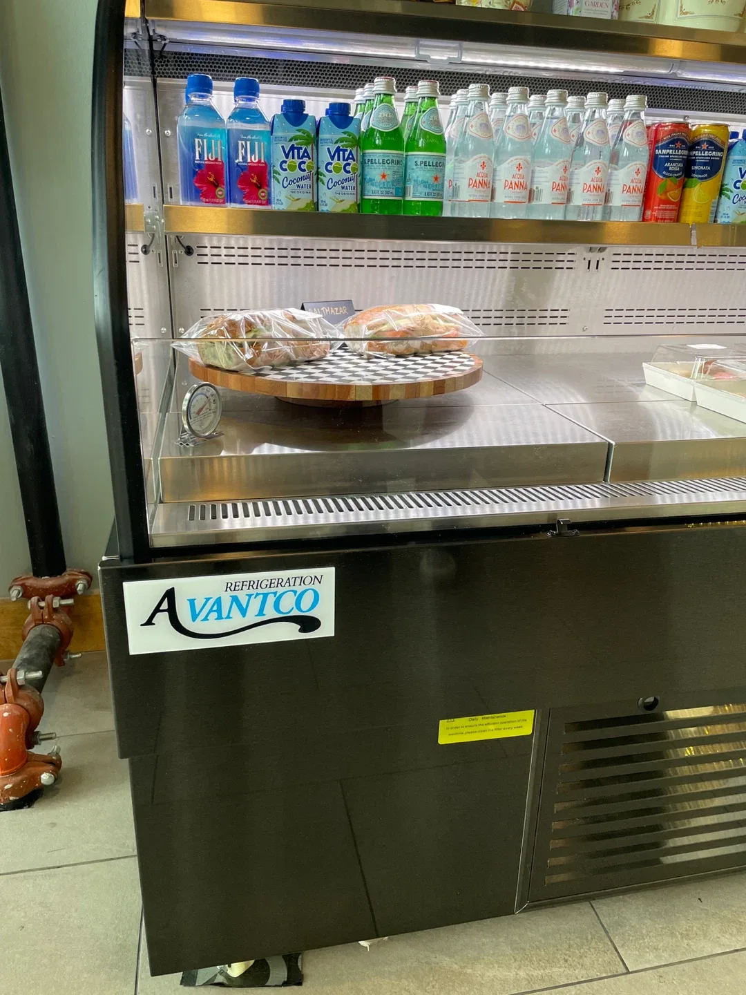 Avantco Refrigeration Display Case image indicator(2)