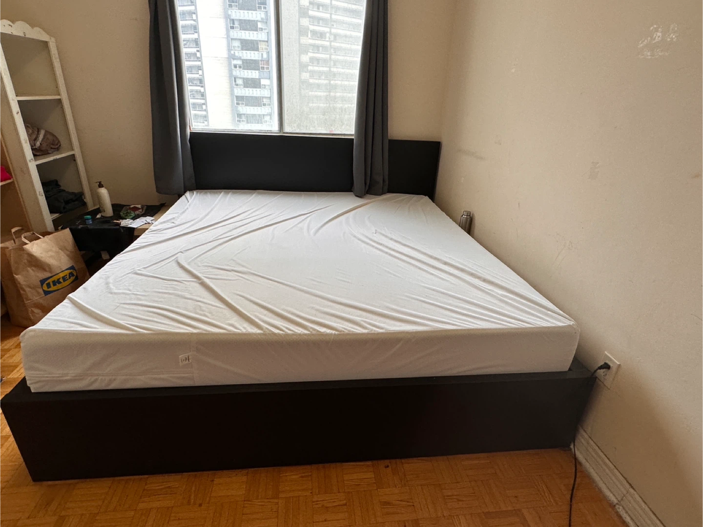 Zinus 12inch king mattress one year old only available today - photo 2