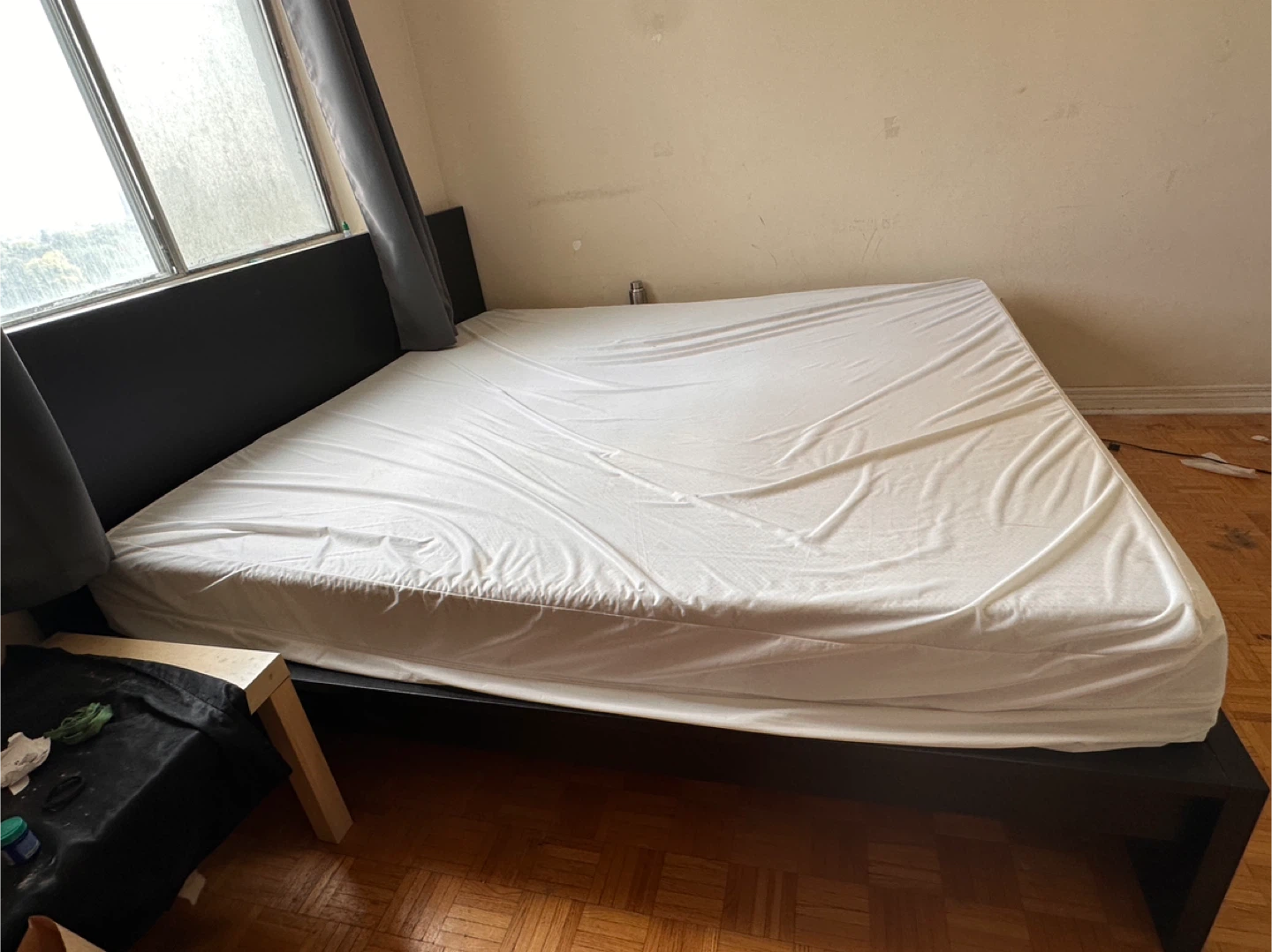 Zinus 12inch king mattress one year old only available today - photo 3