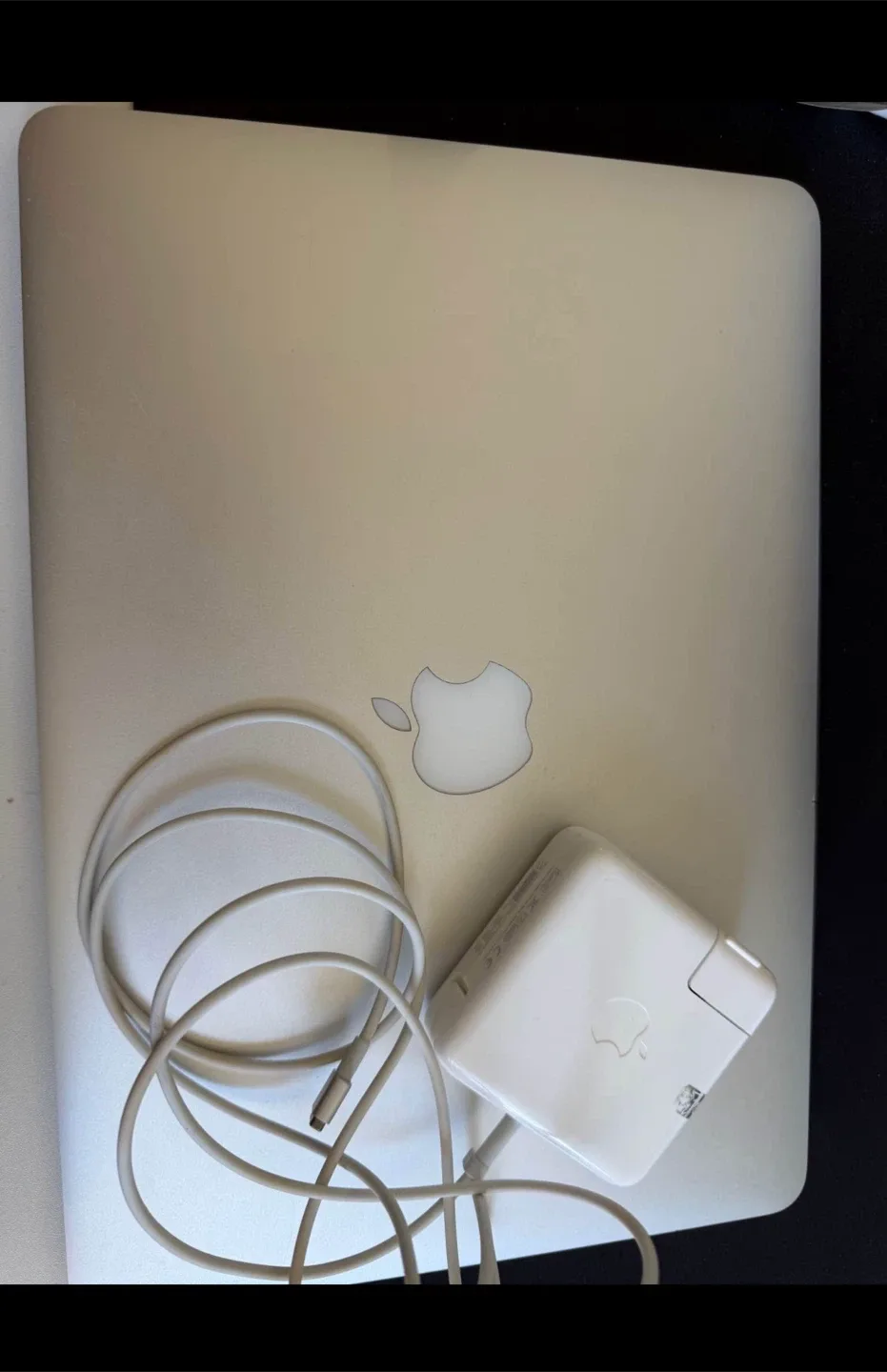 2017 MacBook Air (8 + 128gb) image indicator(2)