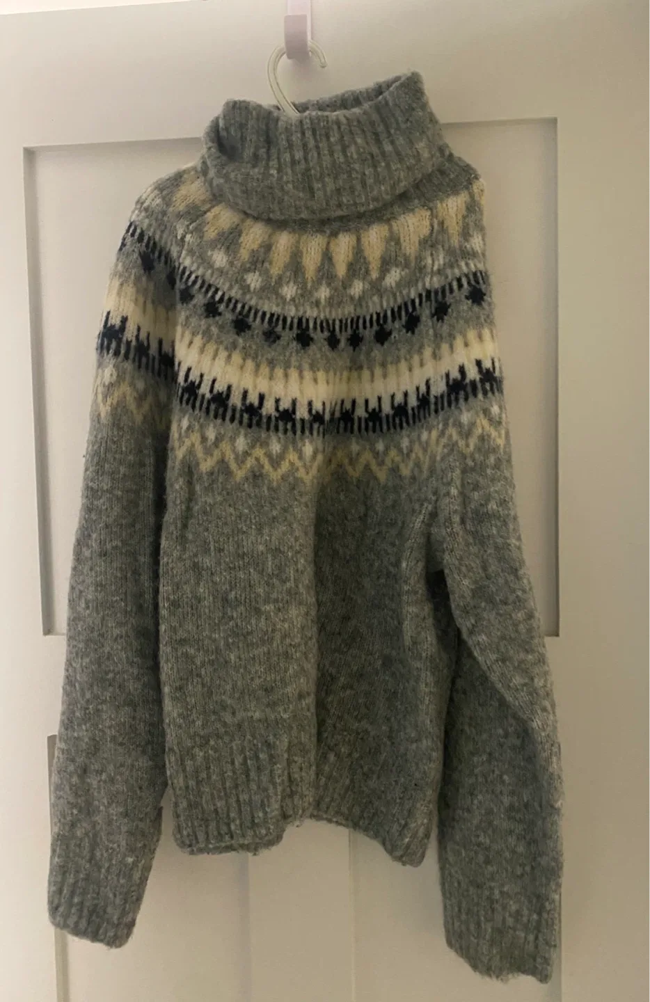 H&M XS Grey Patterned Turtleneck Sweater thumbnail