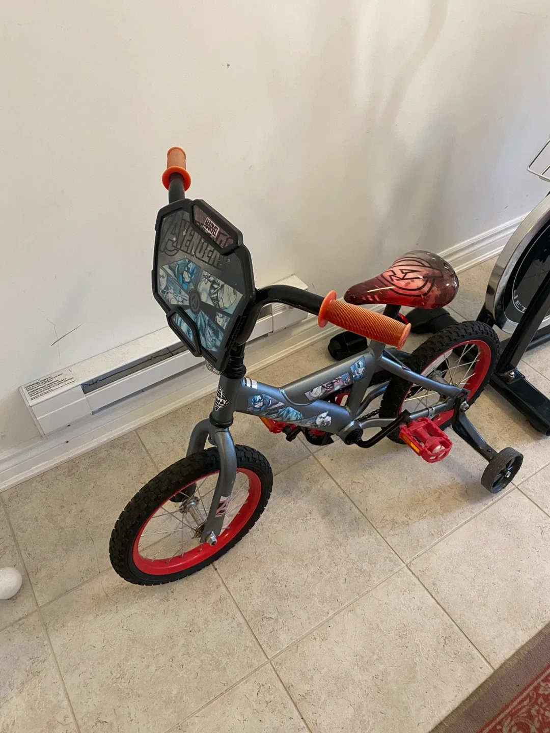 Marvel Avengers Kids' Bike thumbnail